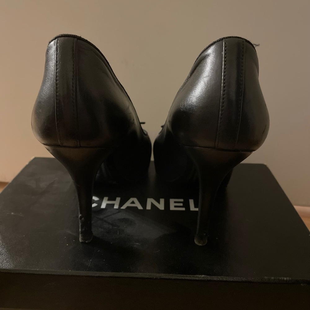 Chanel Pumps -USED AUTHENTIC - Picture 4 of 9